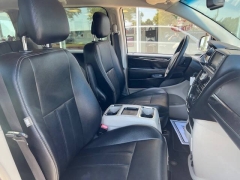 Used 2014  Chrysler Town & Country 4d Wagon Touring at VerHage Auto Sales near Holland, MI