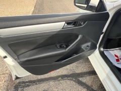 Used 2013 Volkswagen Passat 4dr Sdn 2.5L SE PZEV at VerHage Auto Sales near Holland, MI