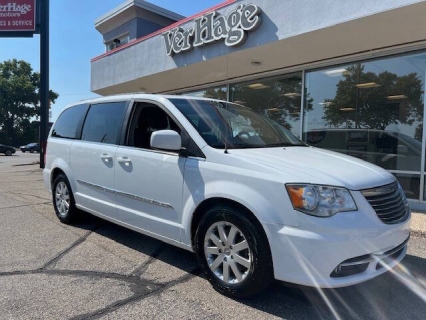 Used 2014 Chrysler Town & Country 4d Wagon Touring at VerHage Auto Sales near Holland, MI