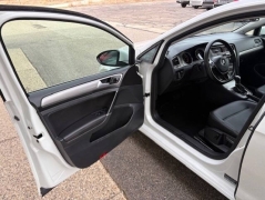 Used 2017 Volkswagen Golf SportWagen 1.8T SE Auto at VerHage Auto Sales near Holland, MI