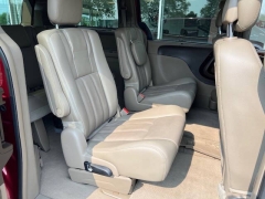 Used 2014 Chrysler Town & Country 4d Wagon Touring at VerHage Auto Sales near Holland, MI