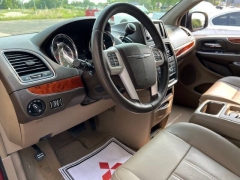 Used 2014 Chrysler Town & Country 4d Wagon Touring at VerHage Auto Sales near Holland, MI