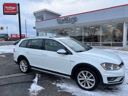 2017 Volkswagen Golf Alltrack Alltrack SE's photo