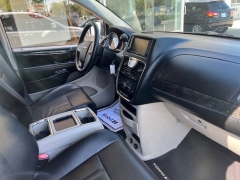 Used 2014  Chrysler Town & Country 4d Wagon Touring at VerHage Auto Sales near Holland, MI