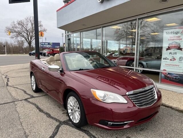 Used 2013  Chrysler 200 2d Convertible Limited at VerHage Auto Sales near Holland, MI