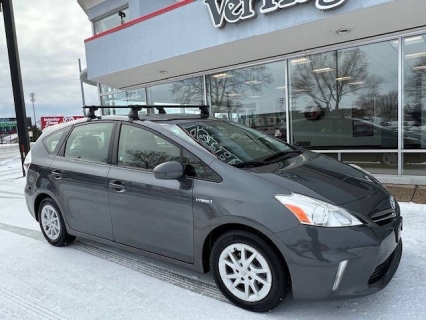 2013 Toyota Prius v Three's photo