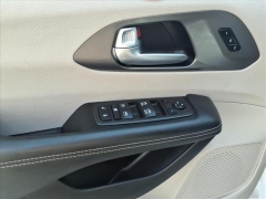 Used 2024  Chrysler Pacifica Touring L FWD at Best Choice Motors near Lafayette&comma; IN