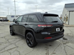 Used 2023  Jeep Grand Cherokee Altitude 4x4 at Best Choice Motors near Lafayette&comma; IN