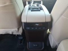 Used 2022  Toyota Highlander XLE FWD at Best Choice Motors near Lafayette&comma; IN