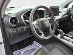 Used 2025  Chevrolet Blazer FWD 4dr LT w&sol;2LT at Best Choice Motors near Lafayette&comma; IN