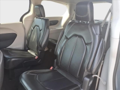 Used 2024  Chrysler Pacifica Touring L FWD at Best Choice Motors near Lafayette&comma; IN