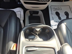 Used 2024  Chrysler Pacifica Touring L FWD at Best Choice Motors near Lafayette&comma; IN