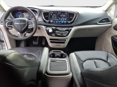 Used 2024  Chrysler Pacifica Touring L FWD at Best Choice Motors near Lafayette&comma; IN