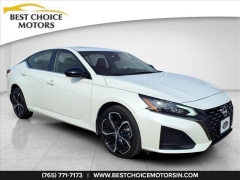 Used 2023  Nissan Altima 2&period;5 SR AWD Sedan at Best Choice Motors near Lafayette&comma; IN