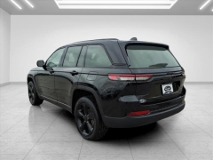 Used 2023  Jeep Grand Cherokee Altitude 4x4 at Best Choice Motors near Lafayette&comma; IN