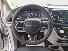Used 2024  Chrysler Pacifica Touring L FWD at Best Choice Motors near Lafayette&comma; IN