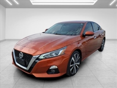 Used 2021  Nissan Altima 2&period;5 Platinum AWD Sedan at Best Choice Motors near Lafayette&comma; IN