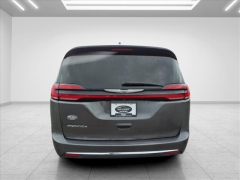 Used 2022  Chrysler Pacifica Touring L FWD at Best Choice Motors near Lafayette&comma; IN