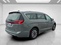 Used 2021  Chrysler Pacifica Hybrid Touring L FWD at Best Choice Motors near Lafayette&comma; IN
