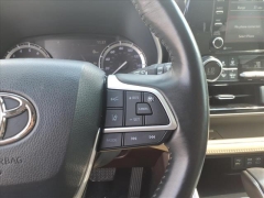 Used 2022  Toyota Highlander XLE FWD at Best Choice Motors near Lafayette&comma; IN