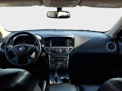 Used 2020  Nissan Pathfinder 4d SUV 4WD SL at Best Choice Motors near Lafayette&comma; IN