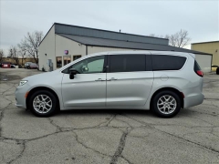 Used 2024  Chrysler Pacifica Touring L FWD at Best Choice Motors near Lafayette&comma; IN
