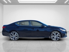 Used 2022  Nissan Altima 2&period;5 SR AWD Sedan at Best Choice Motors near Lafayette&comma; IN