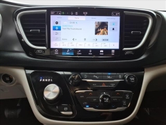 Used 2022  Chrysler Pacifica Touring L FWD at Best Choice Motors near Lafayette&comma; IN