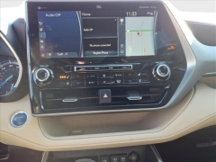 Used 2020  Toyota Highlander Hybrid 4d SUV FWD Platinum at Best Choice Motors near Lafayette&comma; IN