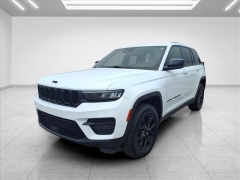 Used 2024  Jeep Grand Cherokee Altitude X 4x4 at Best Choice Motors near Lafayette&comma; IN