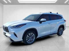 Used 2020  Toyota Highlander Hybrid 4d SUV FWD Platinum at Best Choice Motors near Lafayette&comma; IN