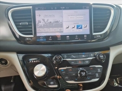 Used 2024  Chrysler Pacifica Touring L FWD at Best Choice Motors near Lafayette&comma; IN