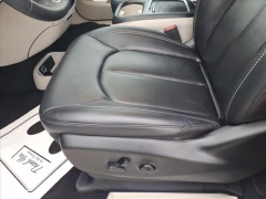 Used 2024  Chrysler Pacifica Touring L FWD at Best Choice Motors near Lafayette&comma; IN