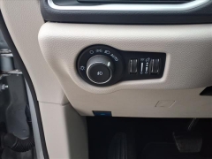 Used 2024  Chrysler Pacifica Touring L FWD at Best Choice Motors near Lafayette&comma; IN