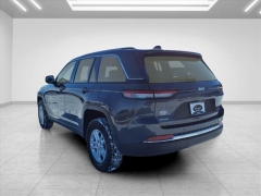 Used 2023  Jeep Grand Cherokee Laredo 4x4 at Best Choice Motors near Lafayette&comma; IN