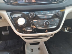 Used 2024  Chrysler Pacifica Touring L FWD at Best Choice Motors near Lafayette&comma; IN