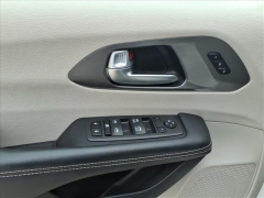 Used 2024  Chrysler Pacifica Touring L FWD at Best Choice Motors near Lafayette&comma; IN