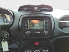 Used 2015  Jeep Renegade 4d SUV 4WD Latitude at Best Choice Motors near Lafayette&comma; IN