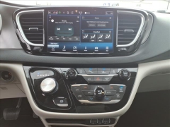 Used 2024  Chrysler Pacifica Touring L FWD at Best Choice Motors near Lafayette&comma; IN