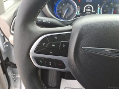 Used 2024  Chrysler Pacifica Touring L FWD at Best Choice Motors near Lafayette&comma; IN