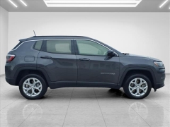 Used 2024  Jeep Compass Latitude 4x4 at Best Choice Motors near Lafayette&comma; IN