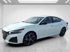 Used 2023  Nissan Altima 2&period;5 SR AWD Sedan at Best Choice Motors near Lafayette&comma; IN