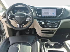 Used 2024  Chrysler Pacifica Touring L FWD at Best Choice Motors near Lafayette&comma; IN