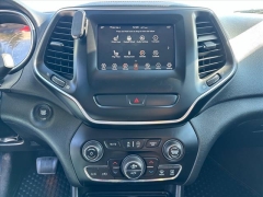 Used 2019  Jeep Cherokee 4d SUV 4WD Latitude Plus 2&period;0L Turbo at Best Choice Motors near Lafayette&comma; IN