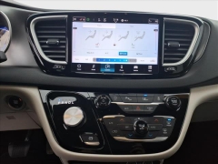 Used 2024  Chrysler Pacifica Touring L FWD at Best Choice Motors near Lafayette&comma; IN