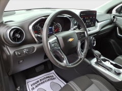 Used 2025  Chevrolet Blazer FWD 4dr LT w&sol;2LT at Best Choice Motors near Lafayette&comma; IN