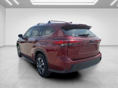 Used 2022  Toyota Highlander XLE FWD at Best Choice Motors near Lafayette&comma; IN