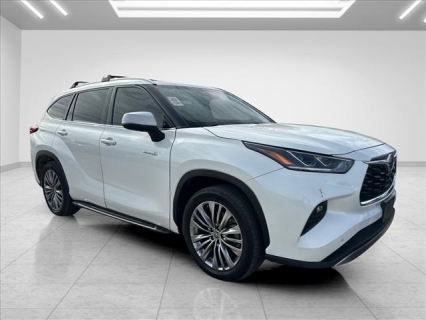 Used 2020 Toyota Highlander Hybrid 4d SUV FWD Platinum at Best Choice Motors near Lafayette, IN