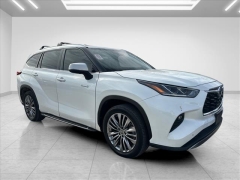  2020 Toyota Highlander Hybrid 4d SUV FWD Platinum at Best Choice Motors near Lafayette&comma; IN