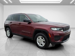 Used 2023  Jeep Grand Cherokee Laredo 4x4 at Best Choice Motors near Lafayette&comma; IN